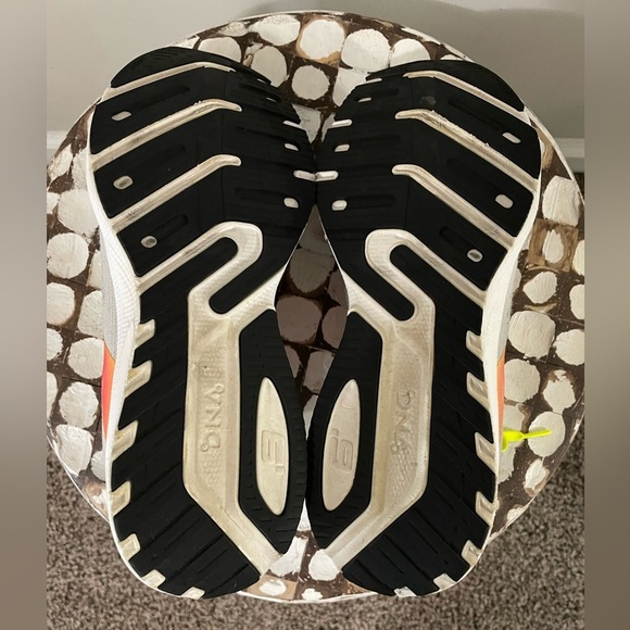 Brooks Men’s Launch 9 Running Shoes Size 10.5D White Pink Yellow - Picture 4 of 5